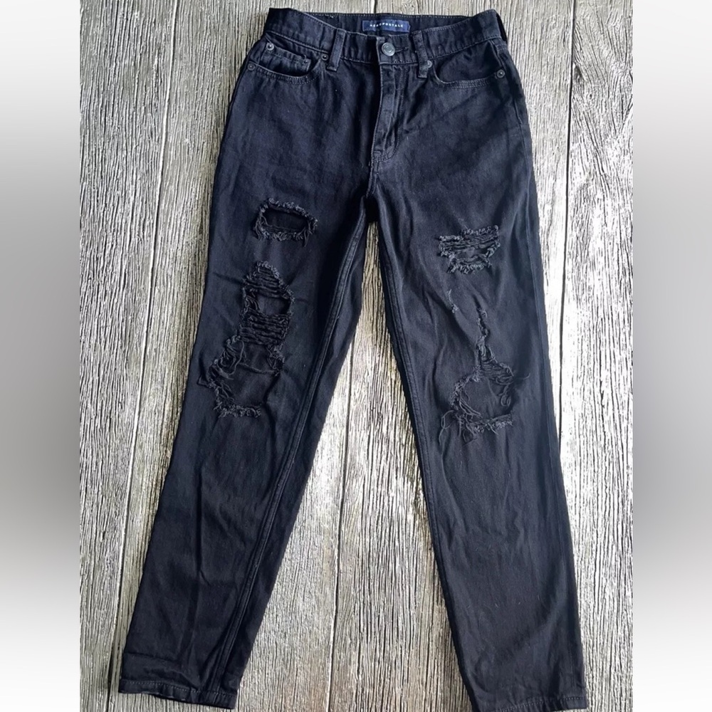 Aeropostale Jeans Women’s Mom Jean High Rise Distressed Size 00 waist is 26”